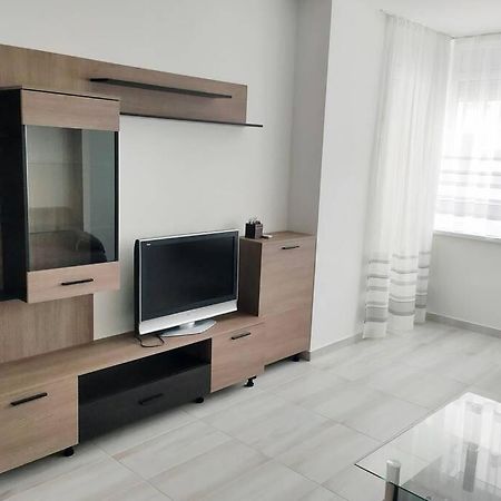 Plaza Apartman - City Center, Free Parking, Free Wifi เดเบรตเซน ภายนอก รูปภาพ