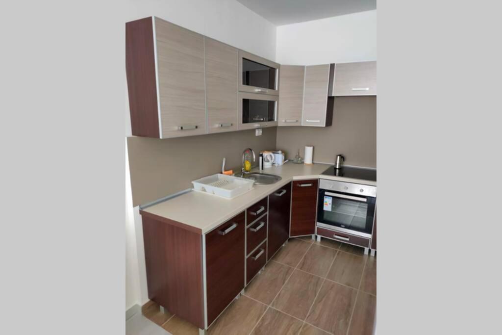 Plaza Apartman - City Center, Free Parking, Free Wifi เดเบรตเซน ภายนอก รูปภาพ